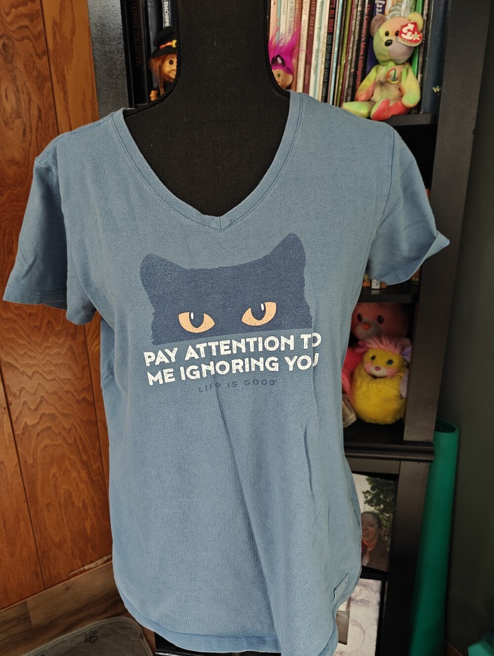 Life Is Good Cat Graphic Vneck